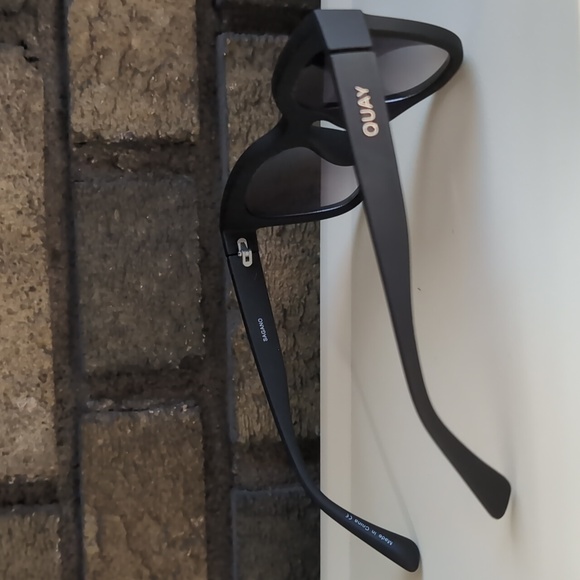 Quay Australia Sagano Classic Black Mirrored Sunglasses - Picture 7 of 8